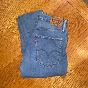 Levi’s 721 High Rise Skinny Jean